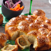 Brioche salée garnie à la viande hachée